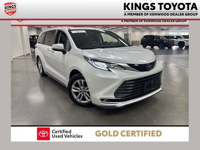 Certified 2023 Toyota Sienna Limited AWD/4WD image 1