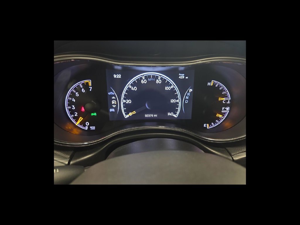 Used 2019 Jeep Grand Cherokee Limited AWD/4WD image 15
