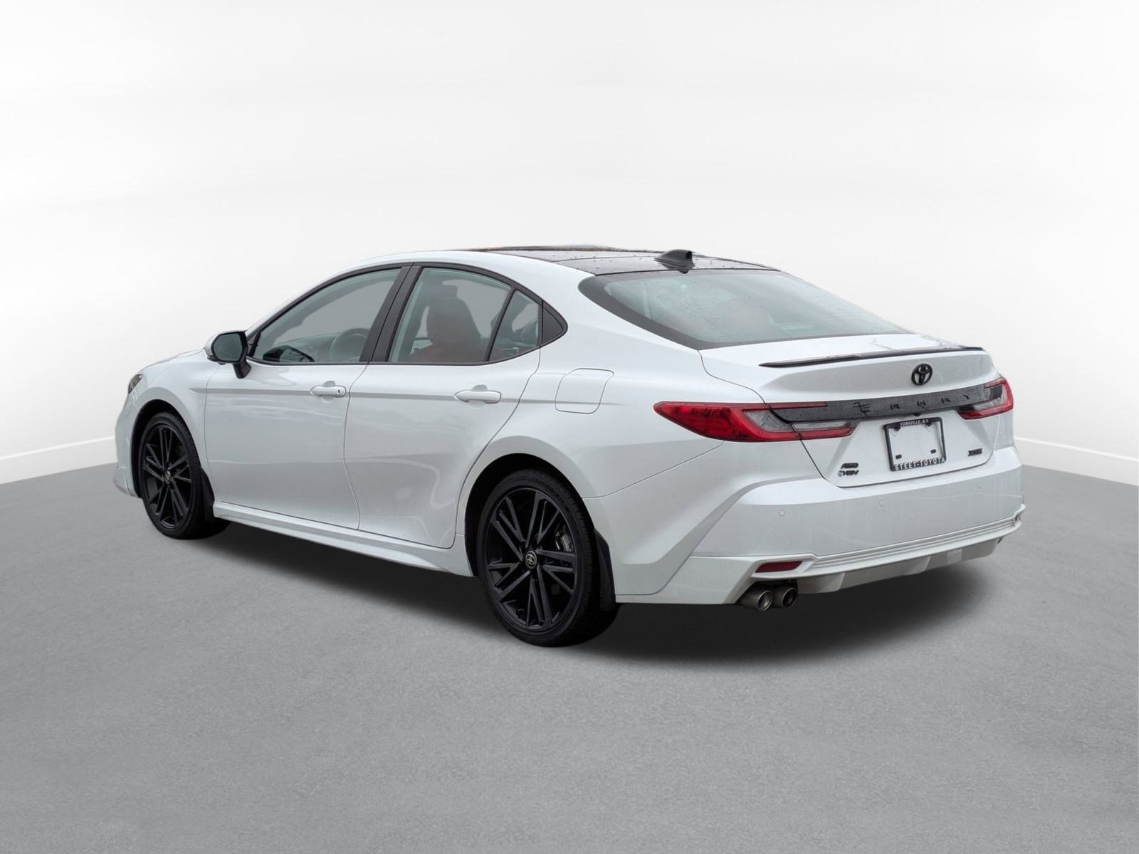 Used 2025 Toyota Camry XSE image 4