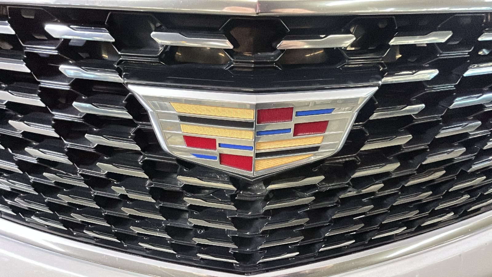 Used 2023 Cadillac XT5 Luxury FWD image 9