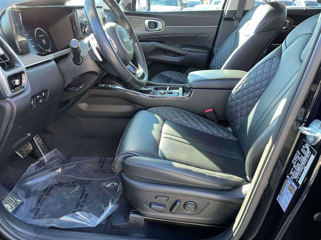 Used 2023 Kia Sorento SX Prestige image 17