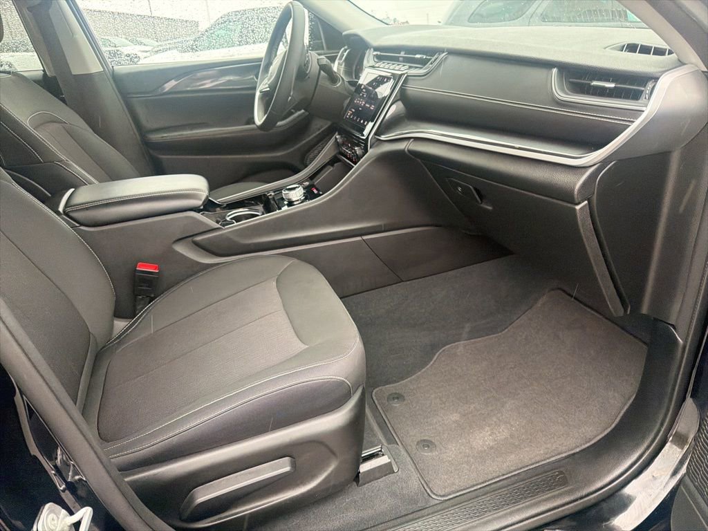 Used 2023 Jeep Grand Cherokee L Laredo image 22