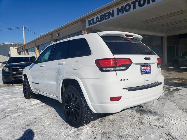 Used 2020 Jeep Grand Cherokee Altitude image 3
