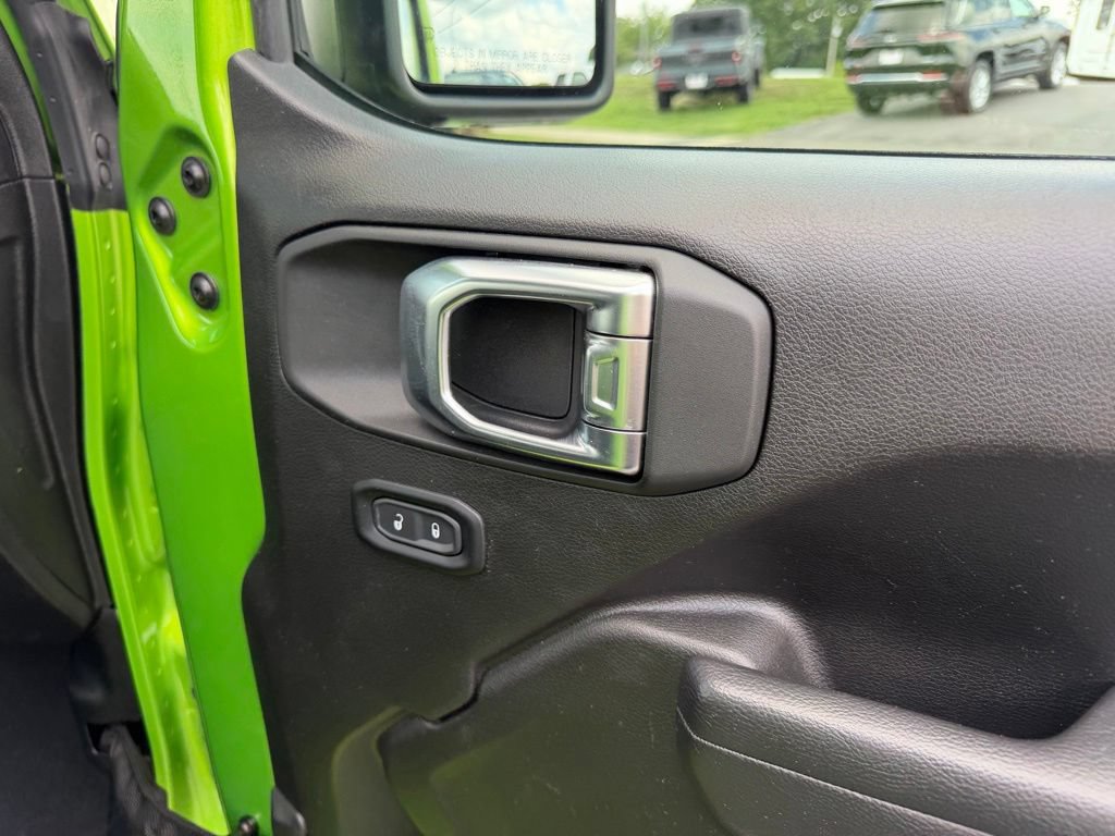 Used 2025 Jeep Gladiator Sport AWD/4WD image 29
