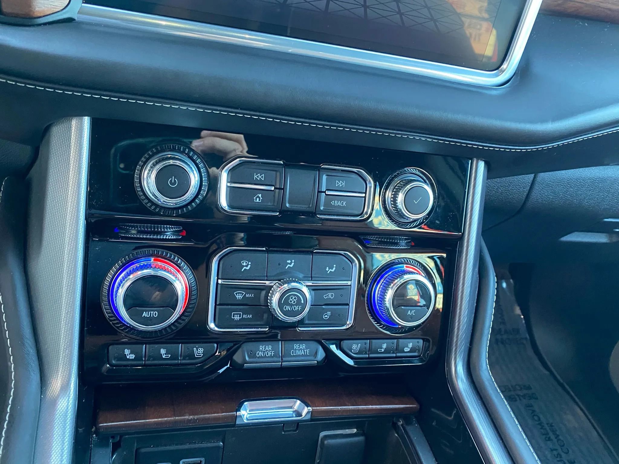 Used 2023 GMC Yukon XL Denali Ultimate image 19