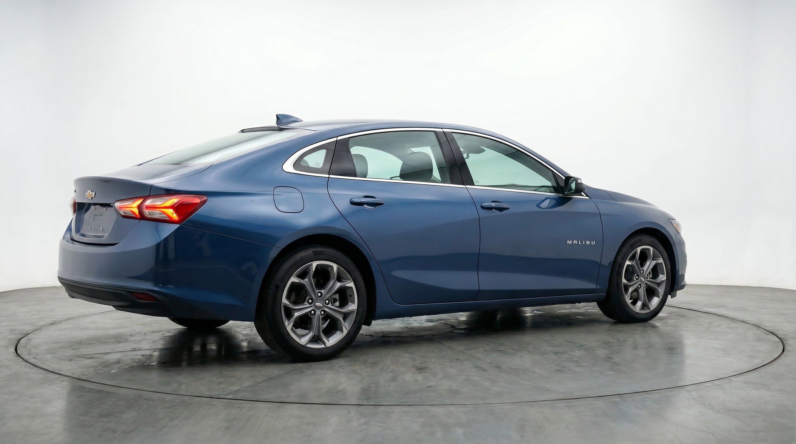 Used 2024 Chevrolet Malibu LT FWD image 9