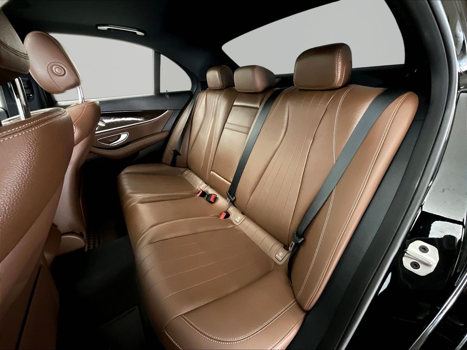Used 2023 Mercedes-Benz E 350 4MATIC Sedan image 22