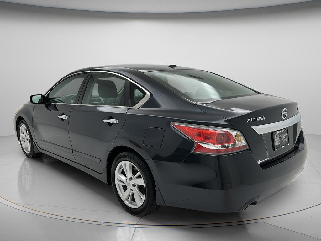 Used 2015 Nissan Altima 2.5 SV FWD image 9