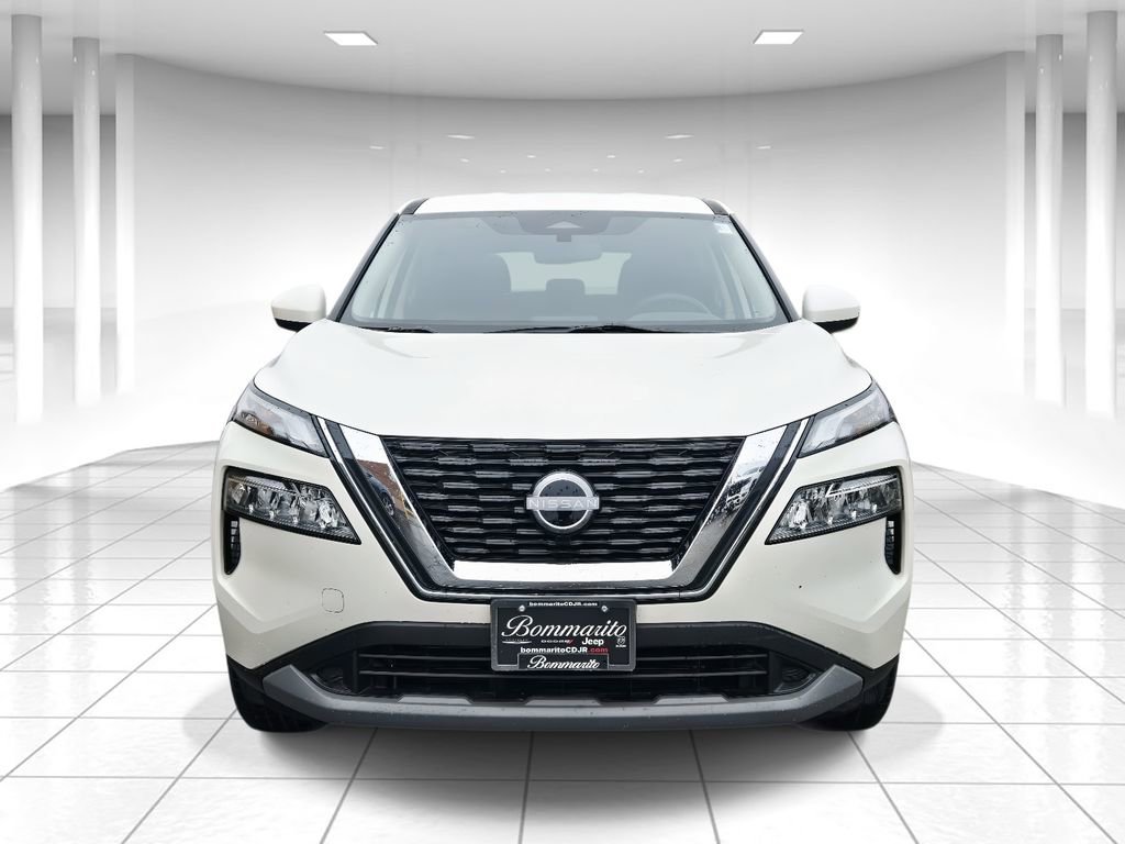 Used 2023 Nissan Rogue SV image 8