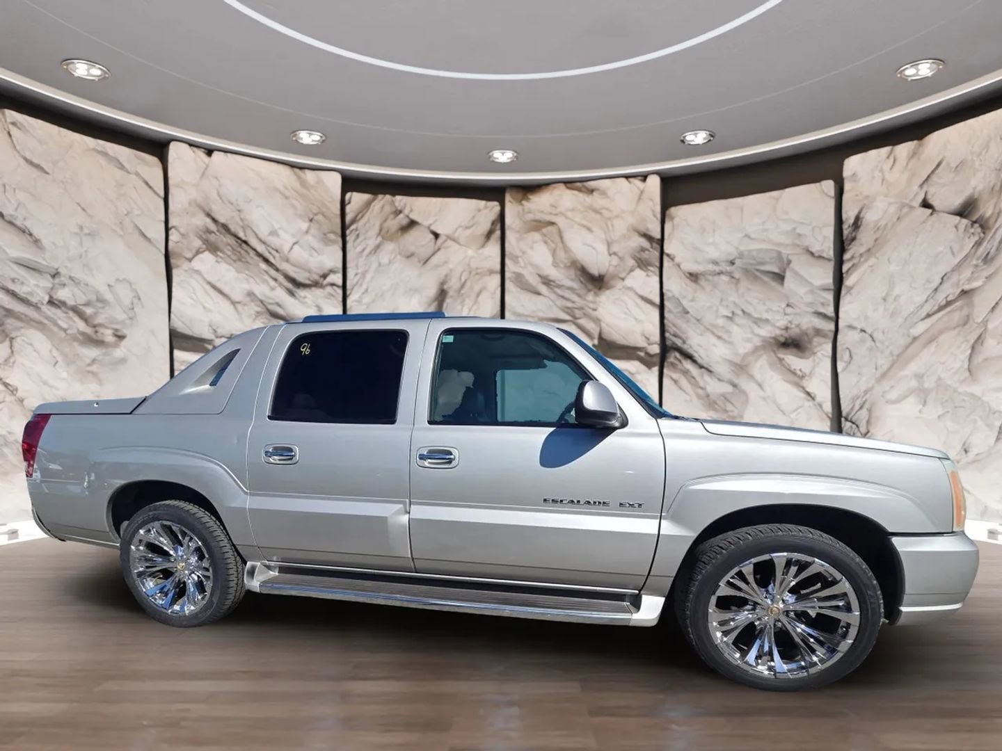 Used 2004 Cadillac Escalade EXT image 4