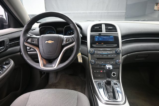 Used 2013 Chevrolet Malibu LS w/ Protection Package FWD image 9