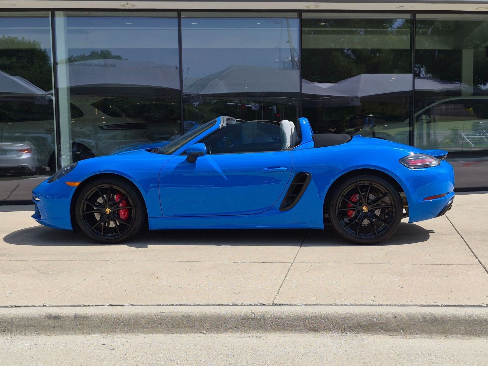 Certified 2025 Porsche 718 Boxster S RWD image 14