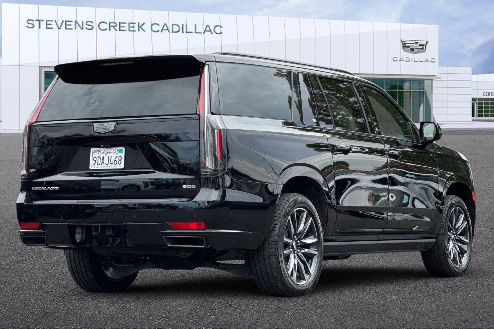 Used 2021 Cadillac Escalade ESV Sport w/ Driver Assist Tech Package AWD/4WD image 3