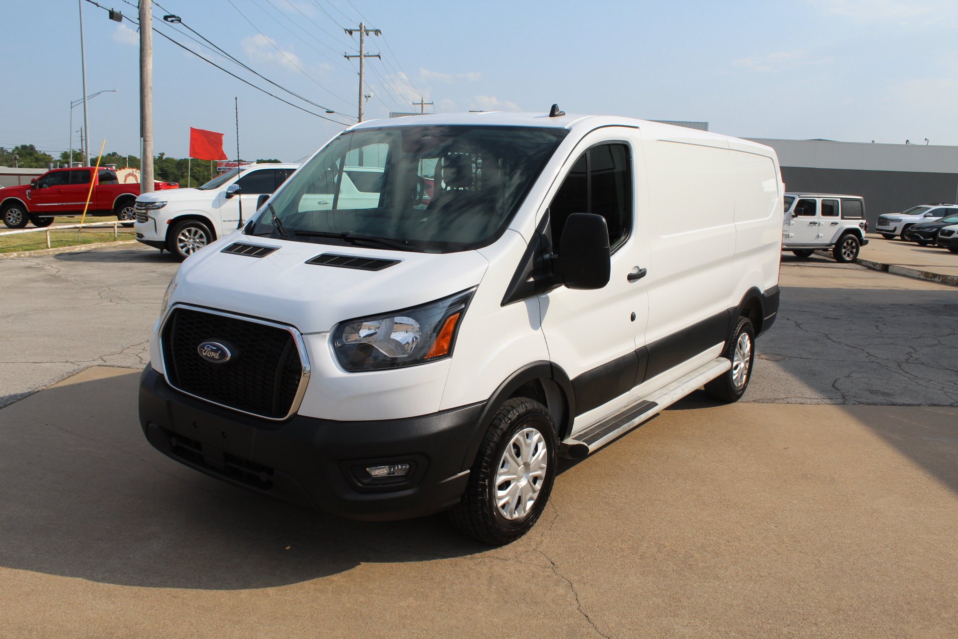Used 2025 Ford Transit 250 Low Roof w/ Exterior Upgrade Package RWD image 38