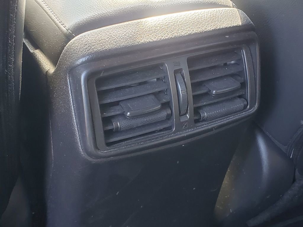 Used 2015 Nissan Rogue SL image 30