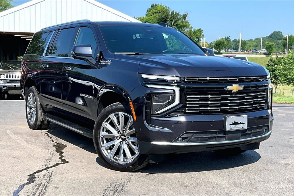 Used 2025 Chevrolet Suburban High Country w/ Sun And Tow Package AWD/4WD image 38