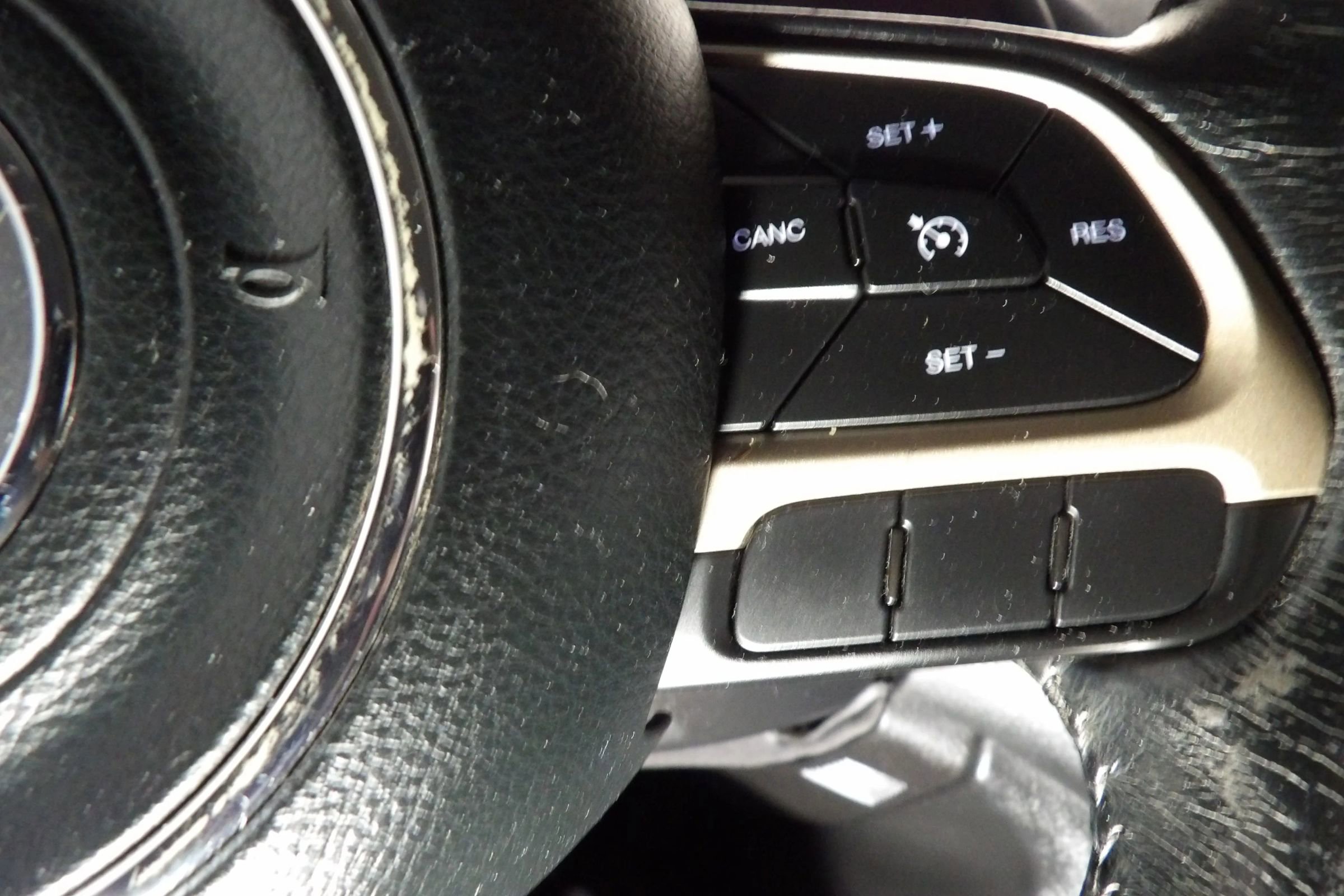 Used 2017 Jeep Renegade Latitude w/ Cold Weather Group image 17