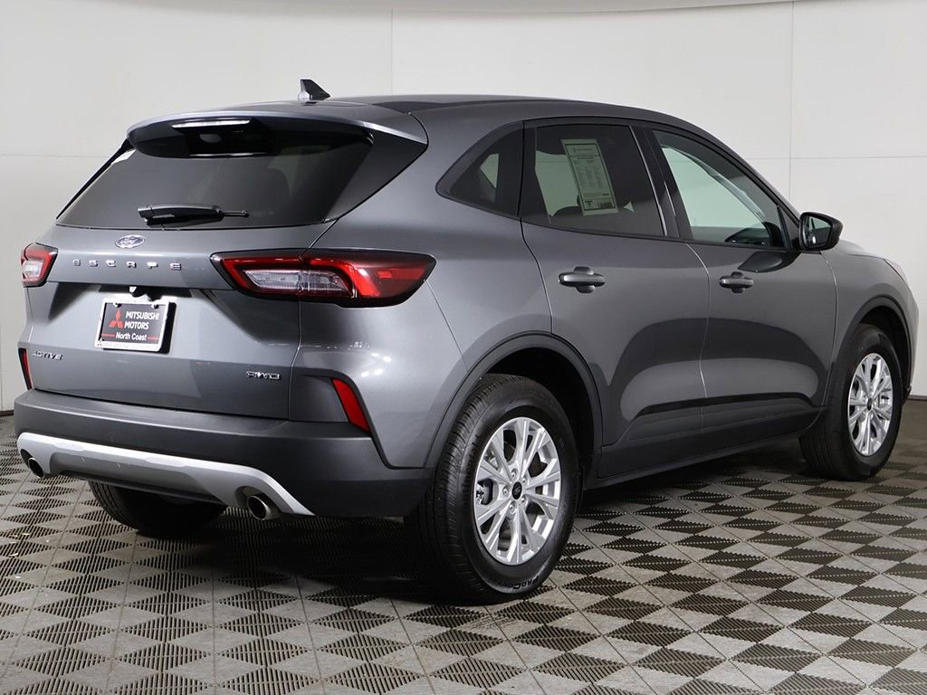 Used 2025 Ford Escape Active w/ Cold Weather Package AWD/4WD image 9