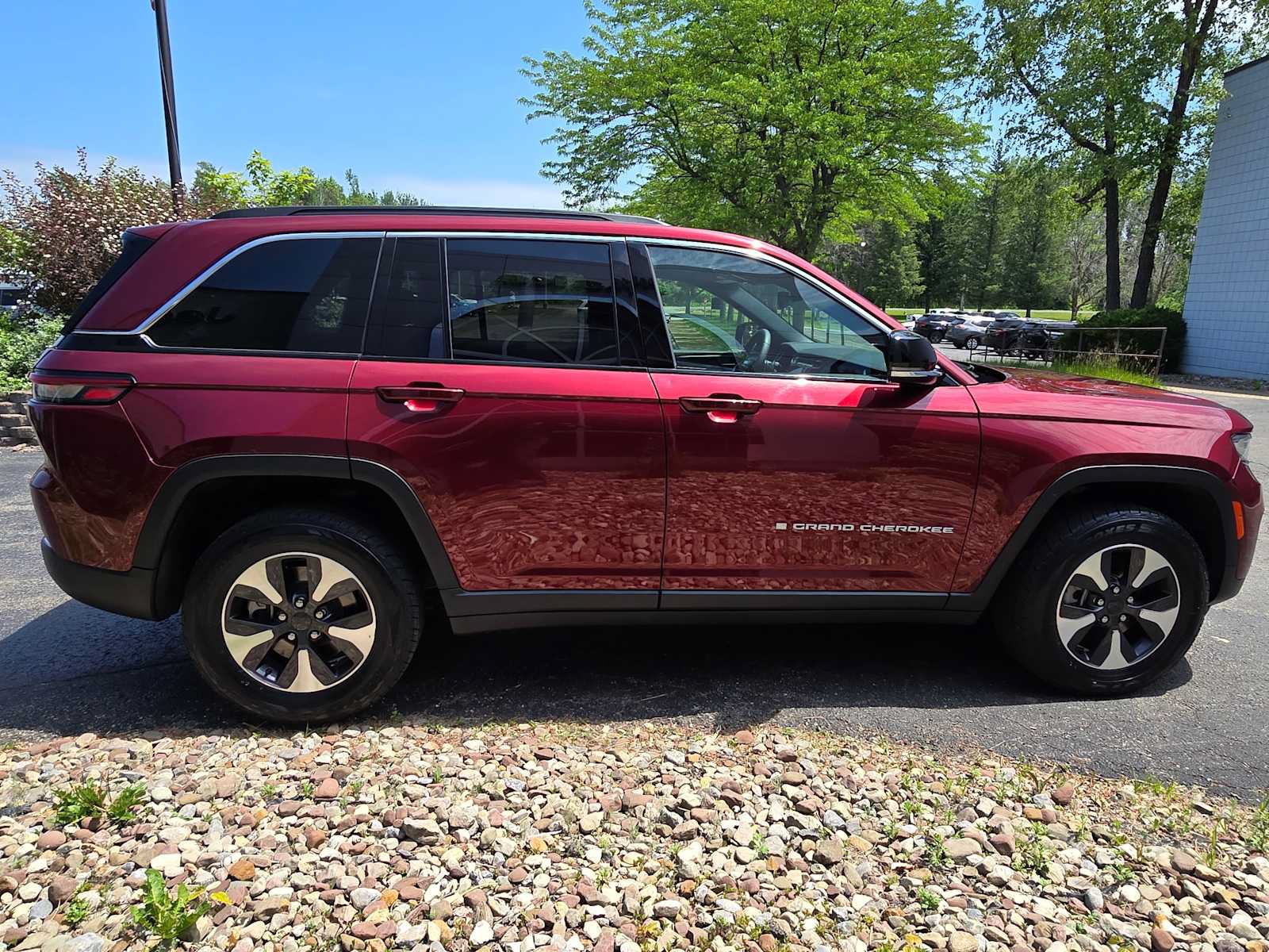 Used 2024 Jeep Grand Cherokee Limited 4xe AWD/4WD image 7