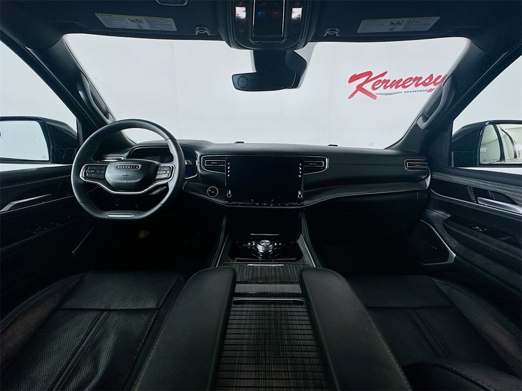 Used 2024 Jeep Wagoneer L Series II w/ Flexible Seating Group image 10