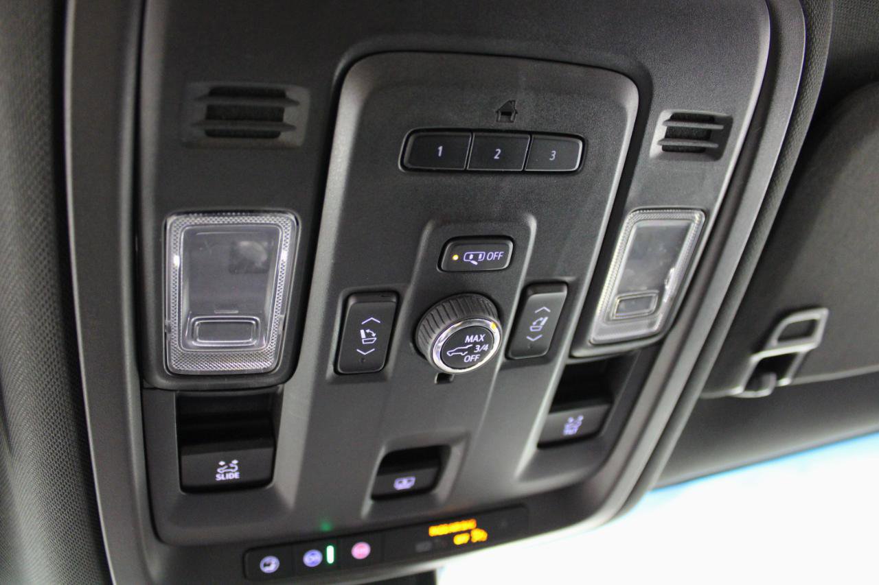 Used 2021 Chevrolet Suburban Z71 w/ Z71 Signature Package AWD/4WD image 75