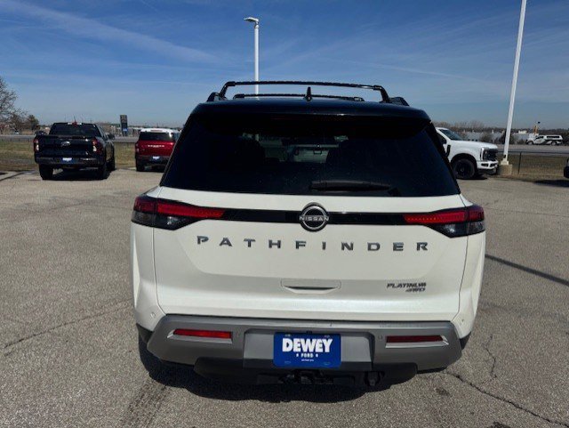 Used 2024 Nissan Pathfinder Platinum image 8