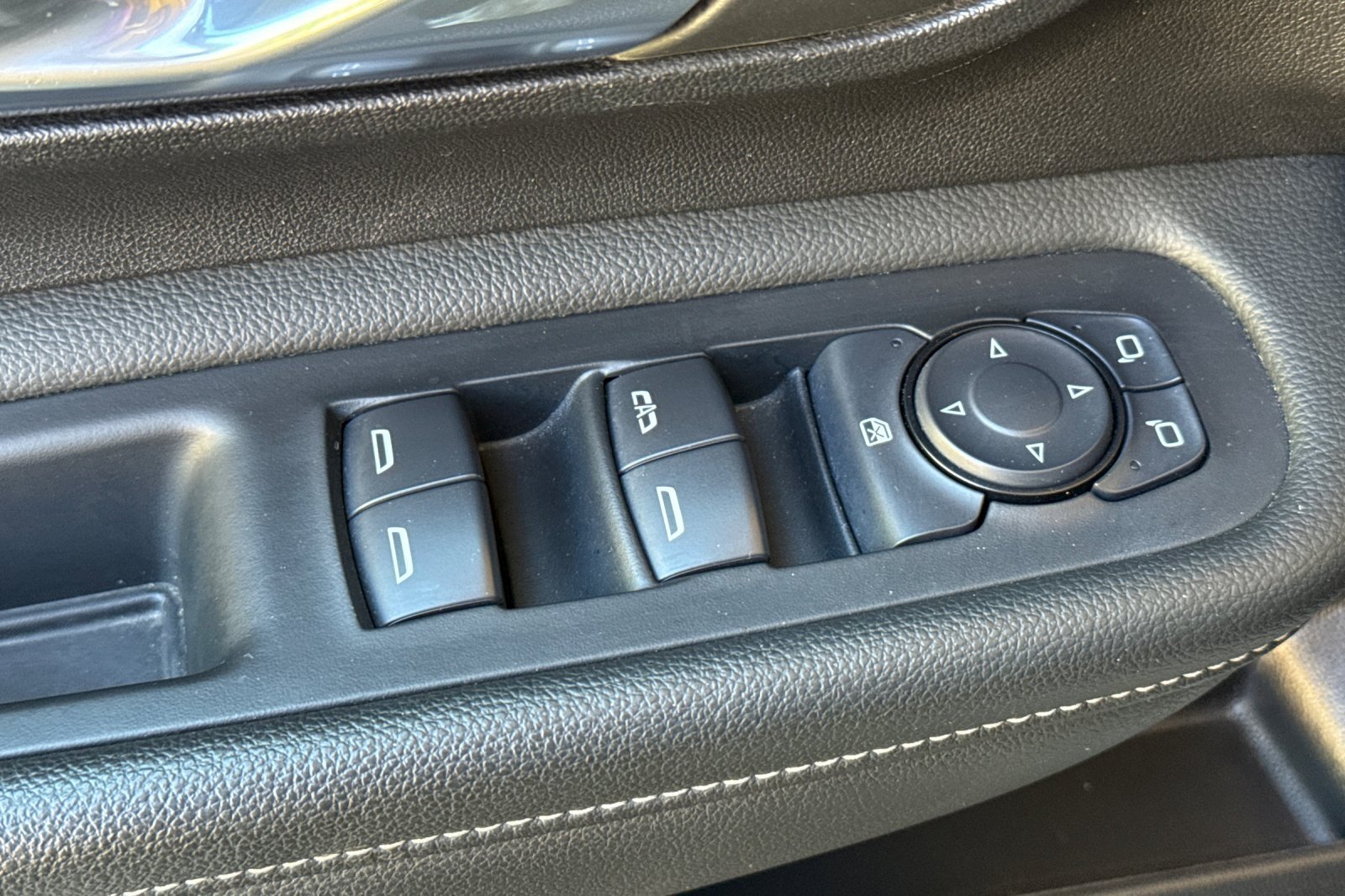 Used 2024 GMC Terrain SLE FWD image 13