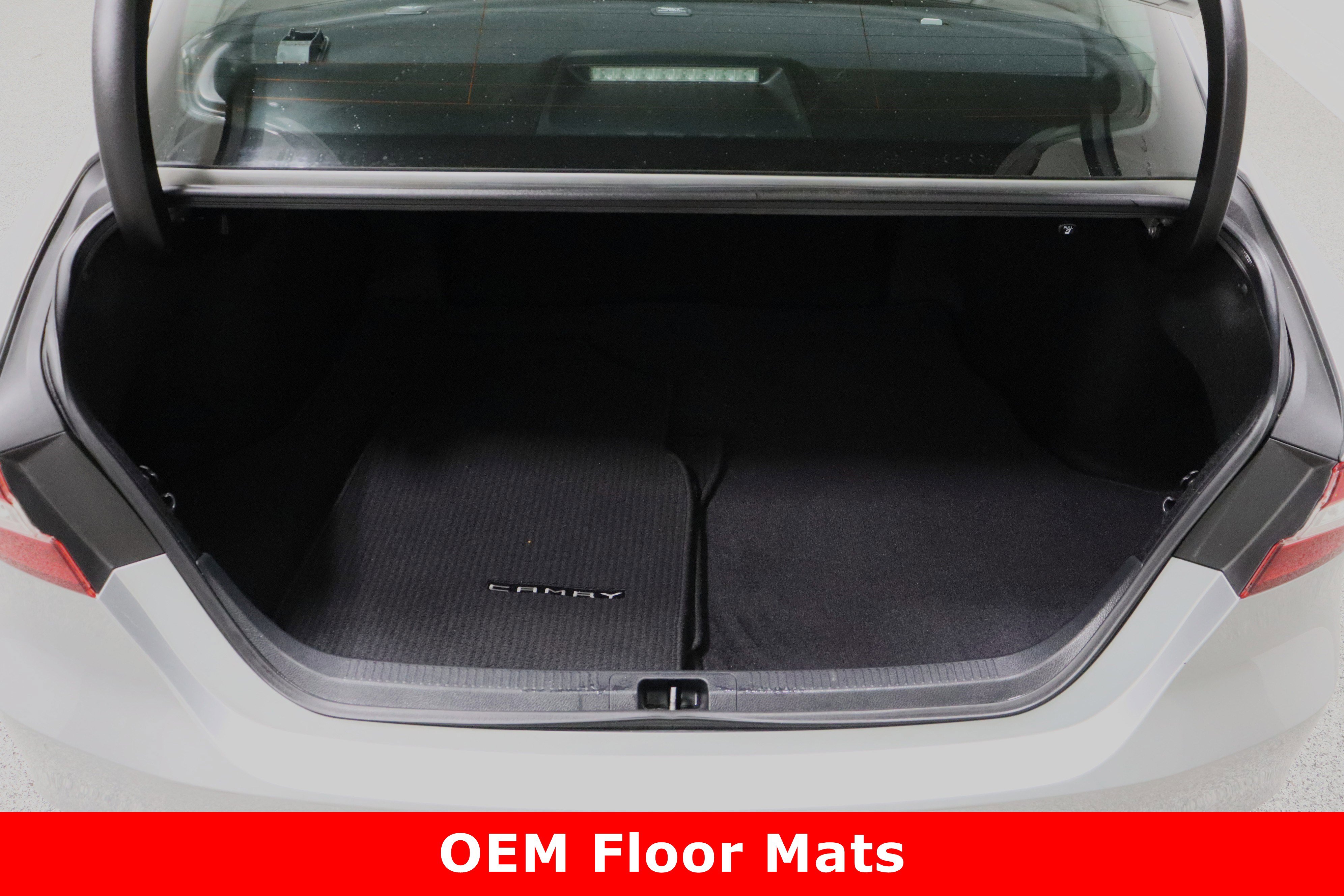 Certified 2018 Toyota Camry XLE image 33