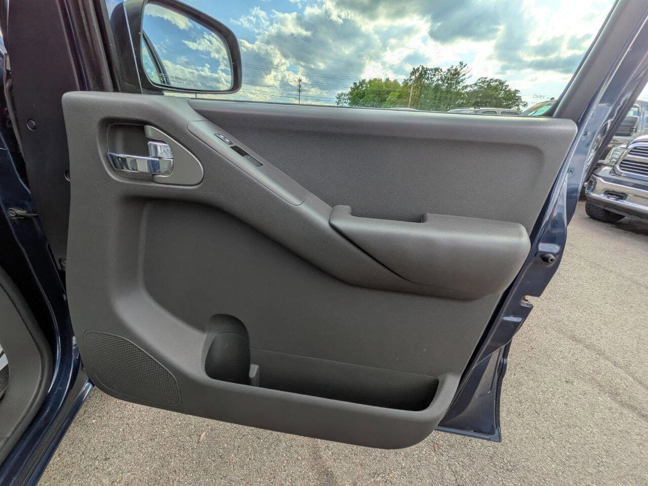 Used 2011 Suzuki Equator Sport AWD/4WD image 23