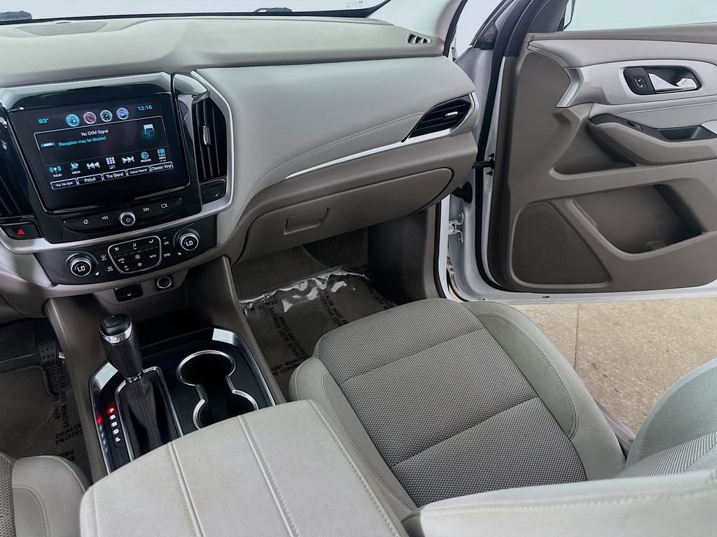 Used 2019 Chevrolet Traverse LT FWD image 19