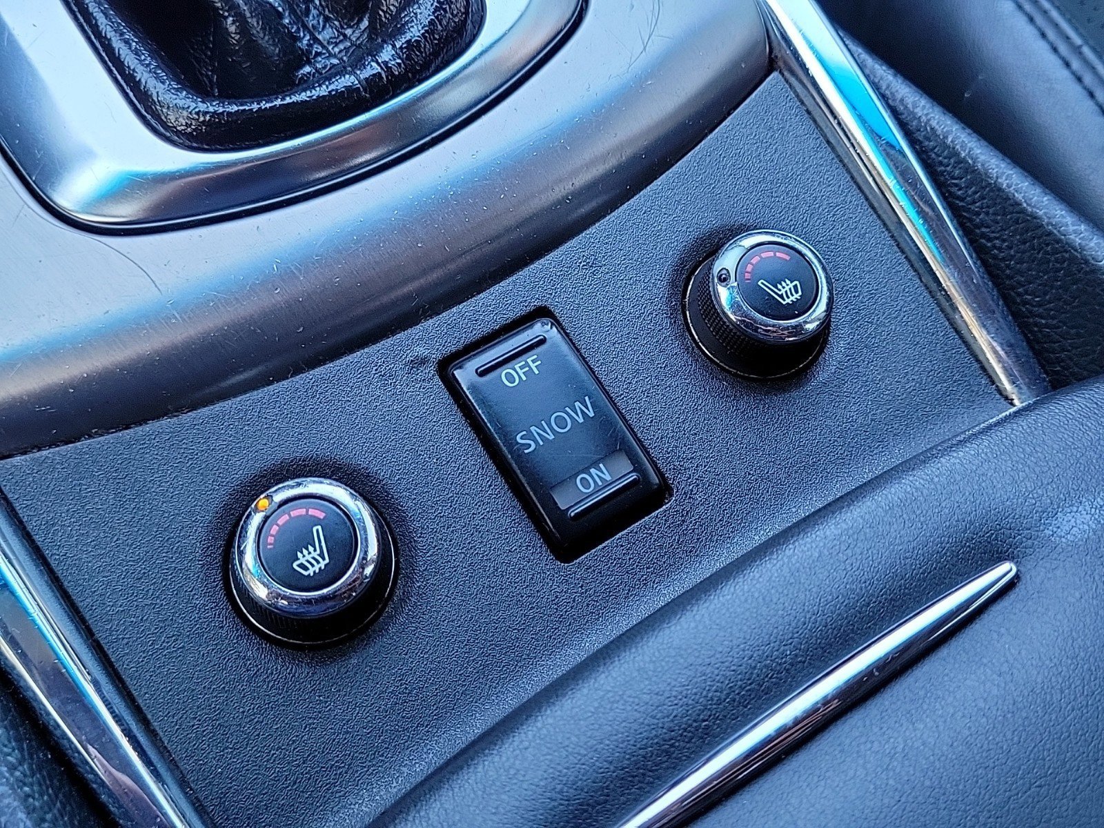 Used 2015 INFINITI Q40 AWD image 25