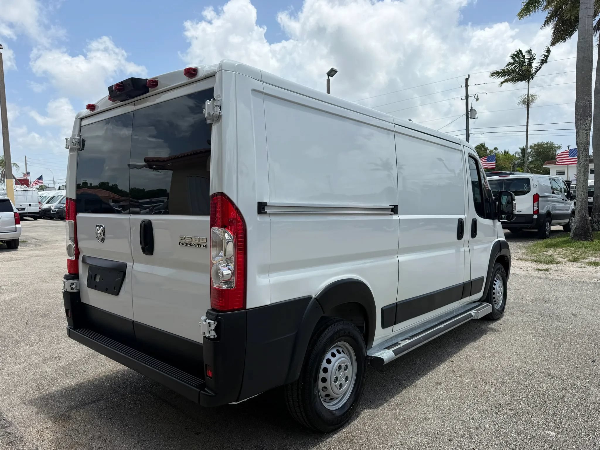 Used 2025 RAM ProMaster 2500 w/ U-Haul Equipment Group FWD image 7