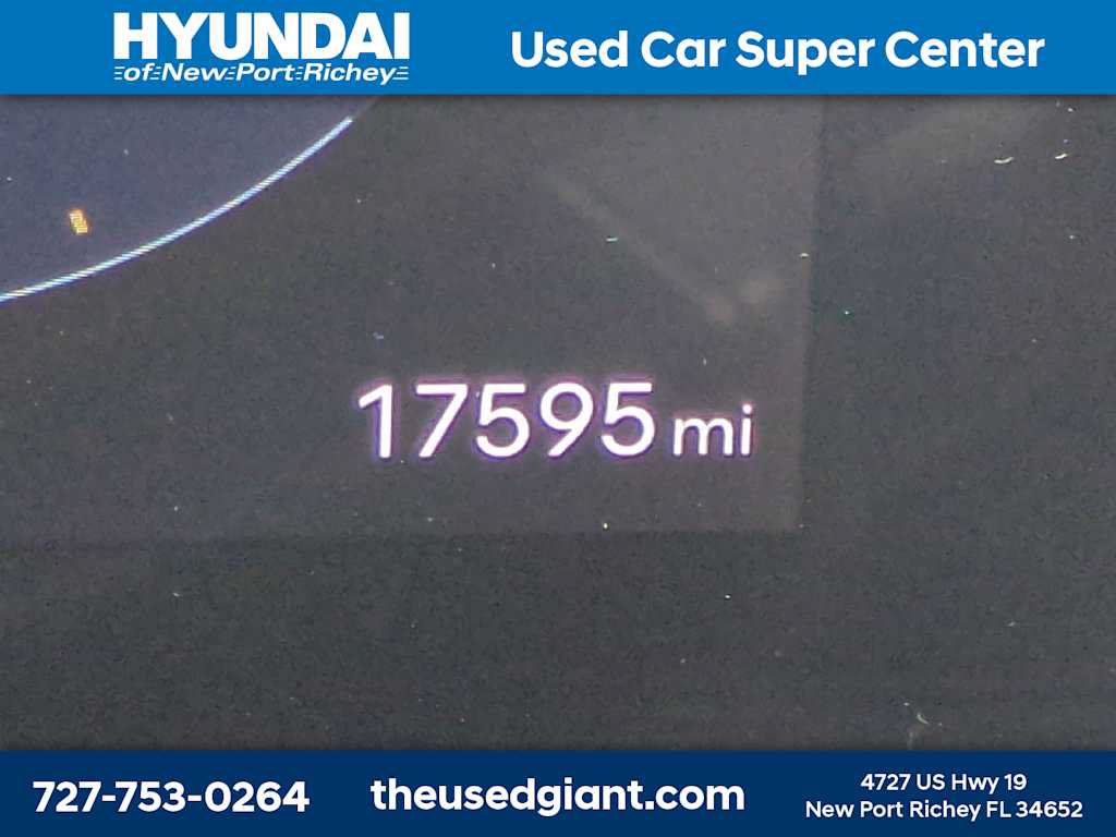 Certified 2025 Hyundai Santa Fe Limited FWD image 34