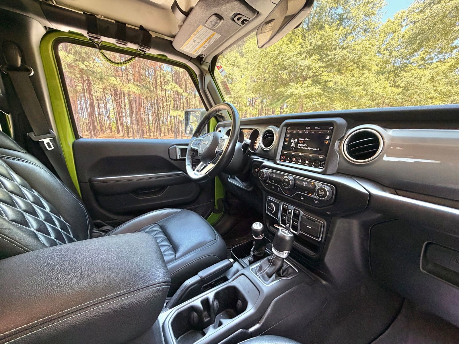 Used 2019 Jeep Wrangler Unlimited Sahara w/ Uconnect 4C Nav & Sound Group AWD/4WD image 19