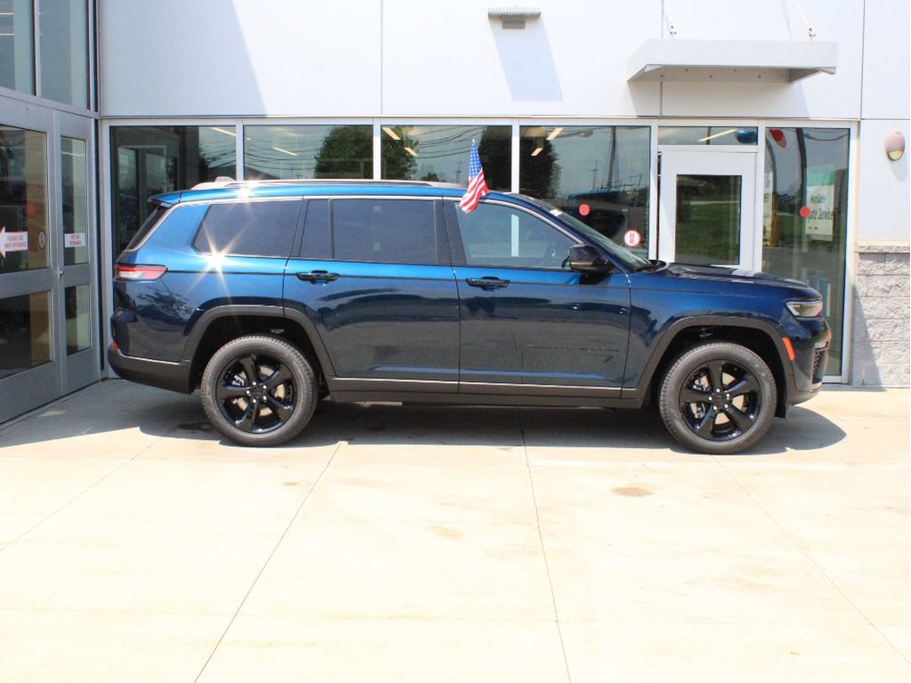 New 2026 Jeep Grand Cherokee L Limited w/ Limited Altitude Package AWD/4WD image 4