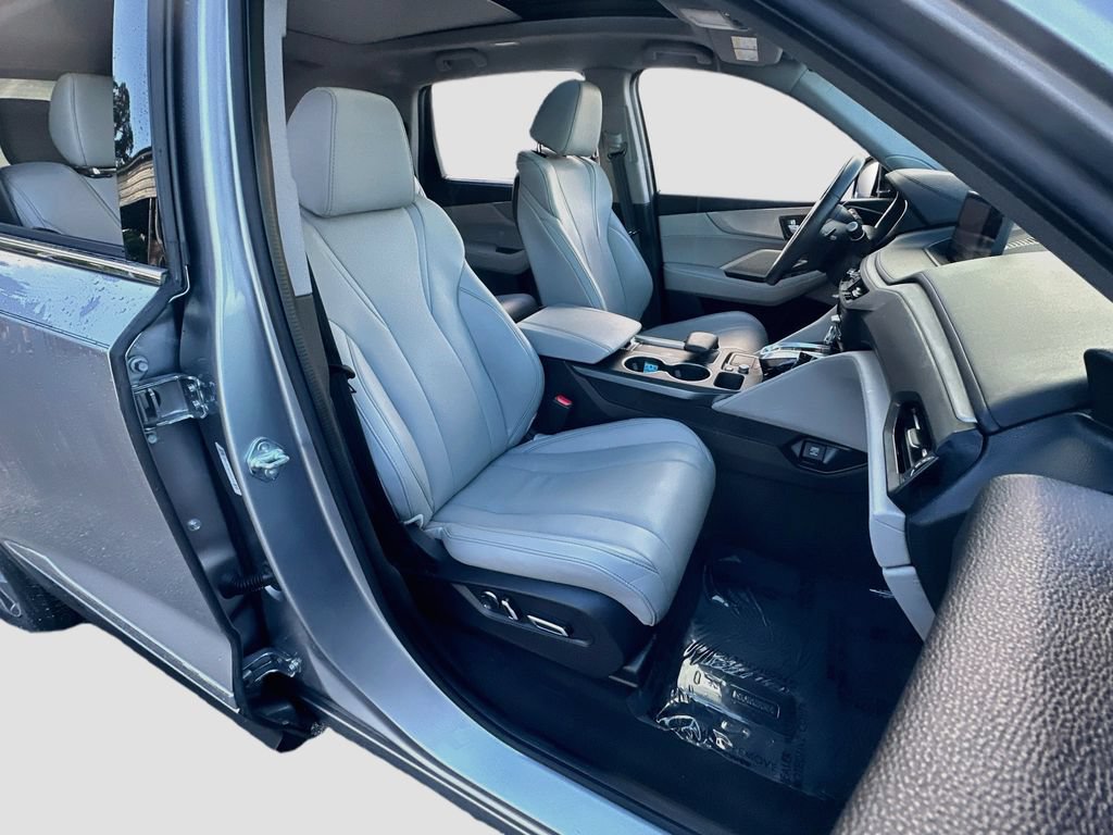Used 2023 Acura MDX w/ Technology Package FWD image 30