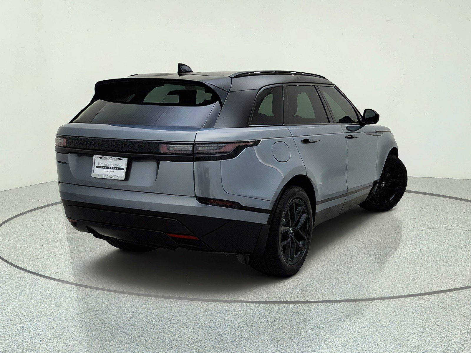Used 2025 Land Rover Range Rover Velar Dynamic SE AWD/4WD image 12
