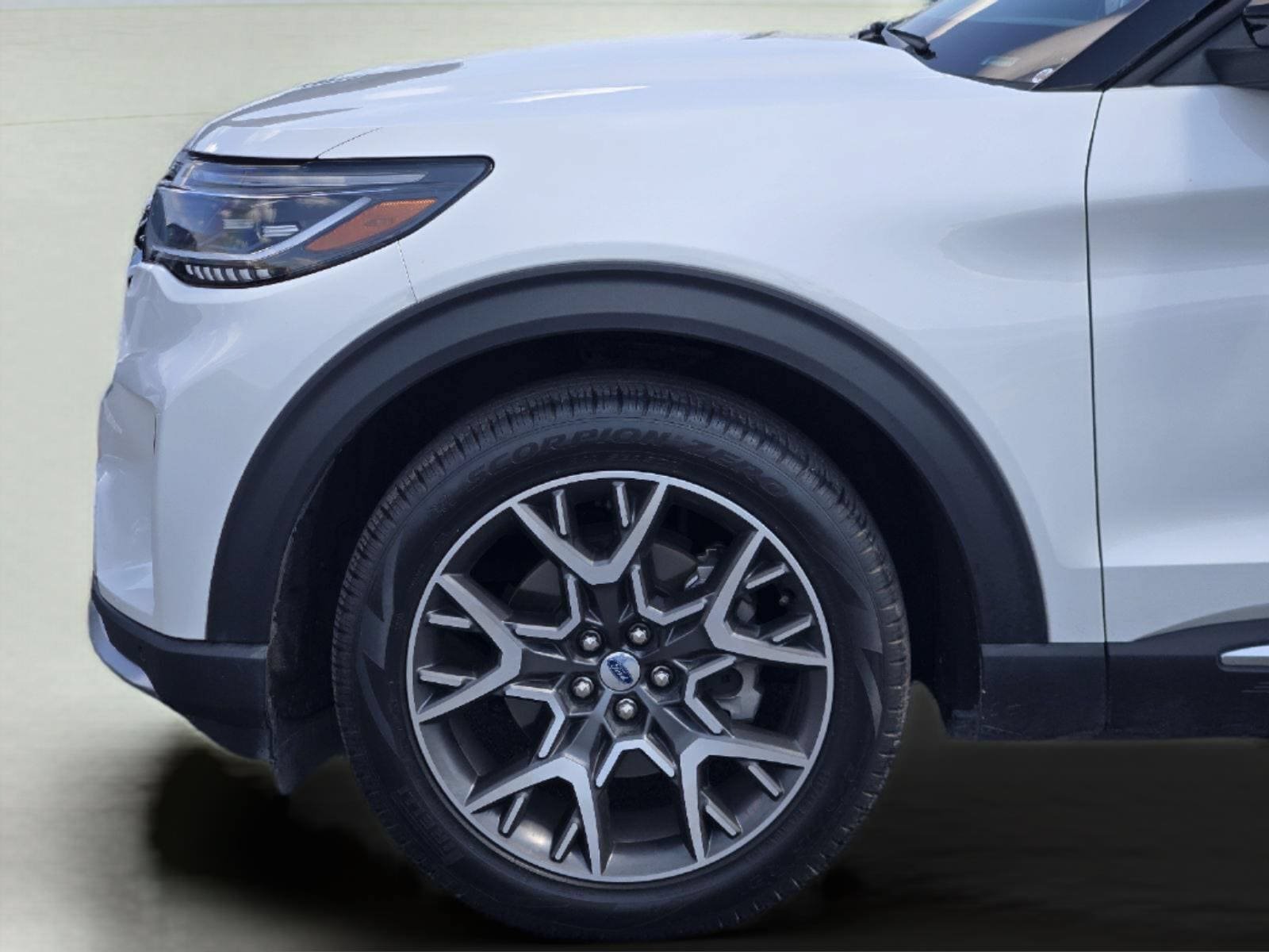 Used 2025 Ford Explorer Platinum w/ Ultimate Package RWD image 9