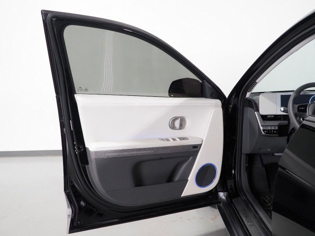 Used 2023 Hyundai Ioniq 5 Limited image 62