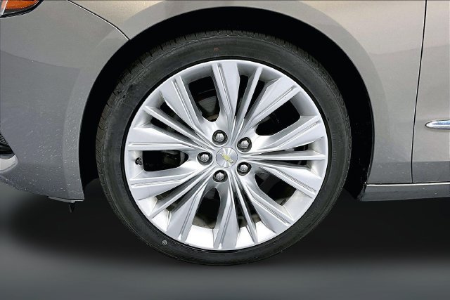Used 2017 Chevrolet Impala Premier w/ Enhanced Convenience Package FWD image 30