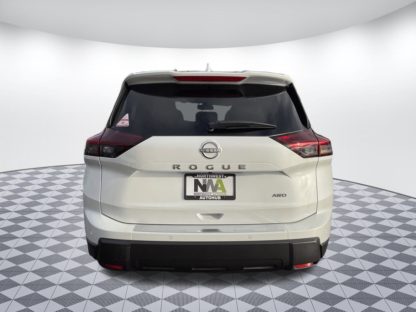 Used 2026 Nissan Rogue SV w/ SV Premium Package image 4