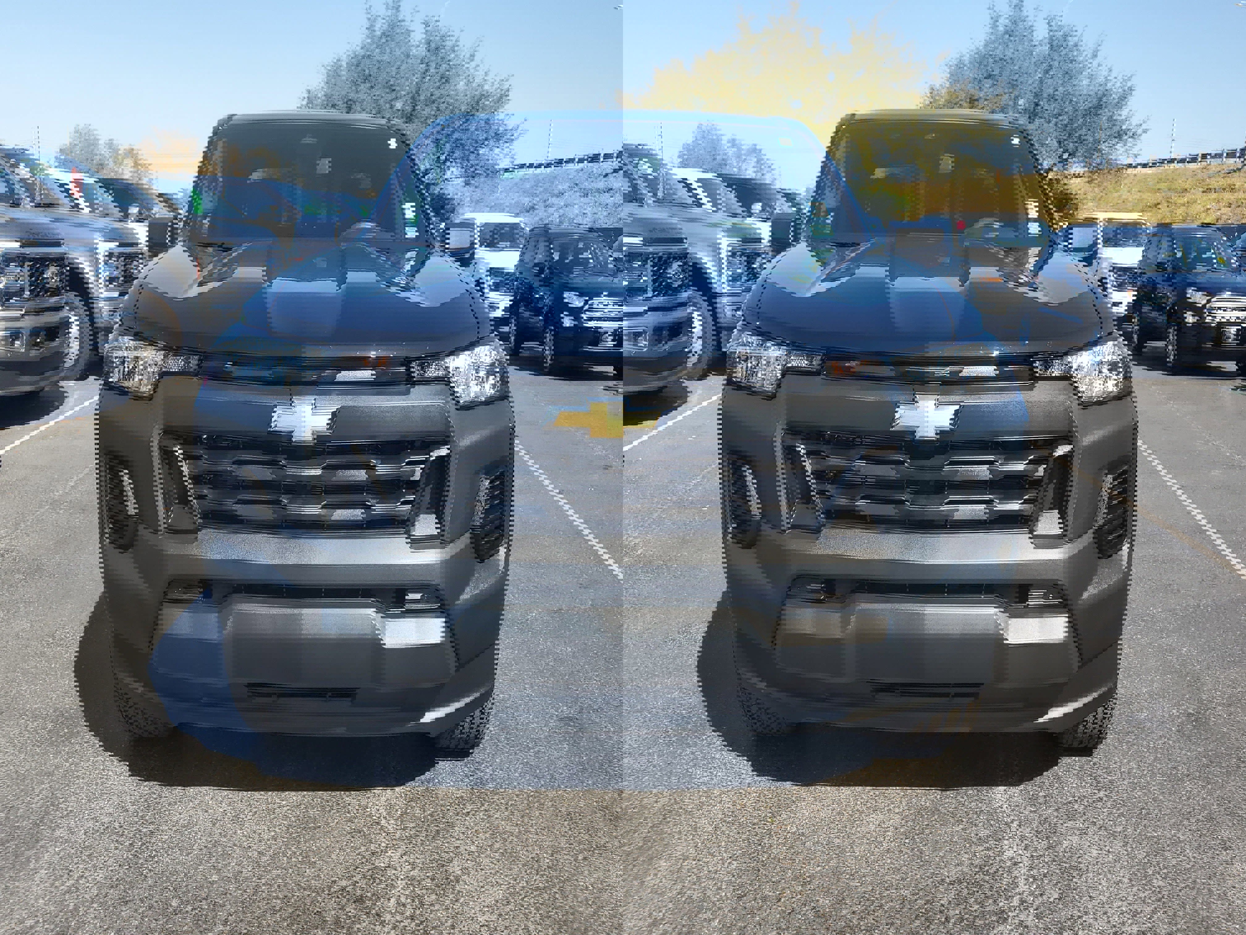 Used 2025 Chevrolet Colorado W/T image 2