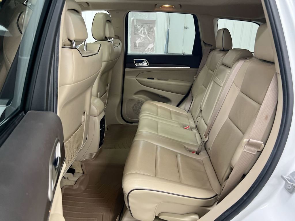 Used 2014 Jeep Grand Cherokee Overland w/ Advanced Technology Group image 24
