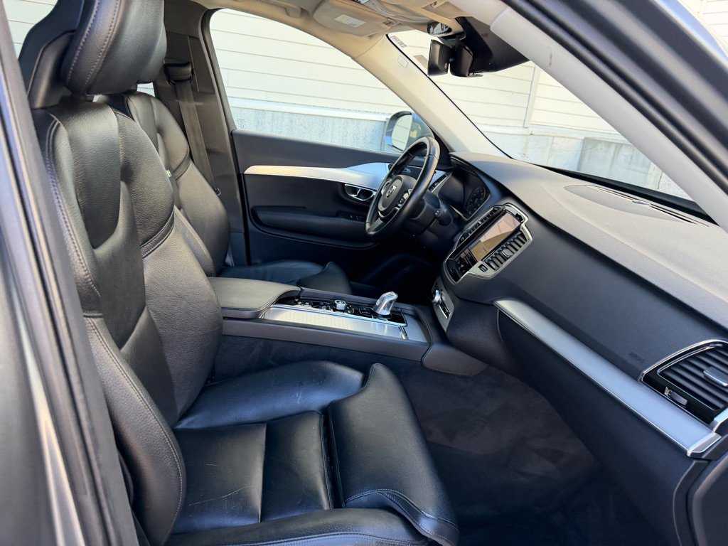 Used 2016 Volvo XC90 T8 Momentum w/ Vision Package AWD/4WD image 31