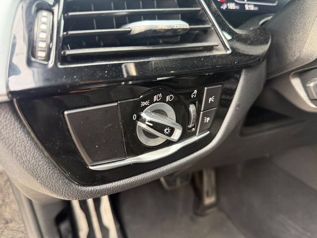 Used 2023 BMW 530e w/ M Sport Package RWD image 10