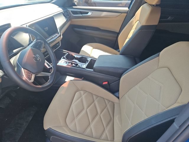 Used 2025 Volkswagen Atlas Cross Sport SE FWD image 8