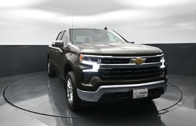 Used 2023 Chevrolet Silverado 1500 LT AWD/4WD image 5
