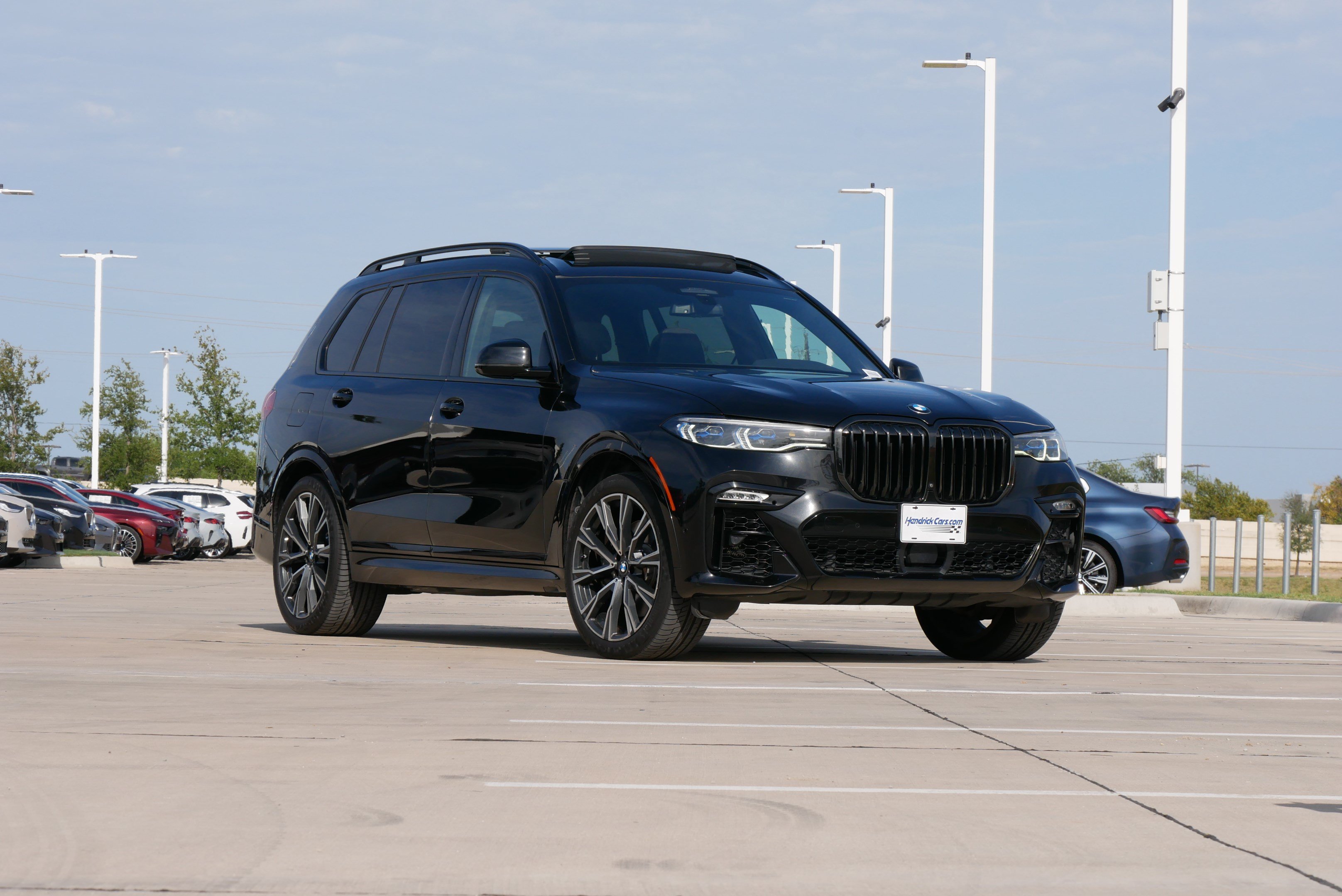 Used 2022 BMW X7 M50i AWD/4WD image 2