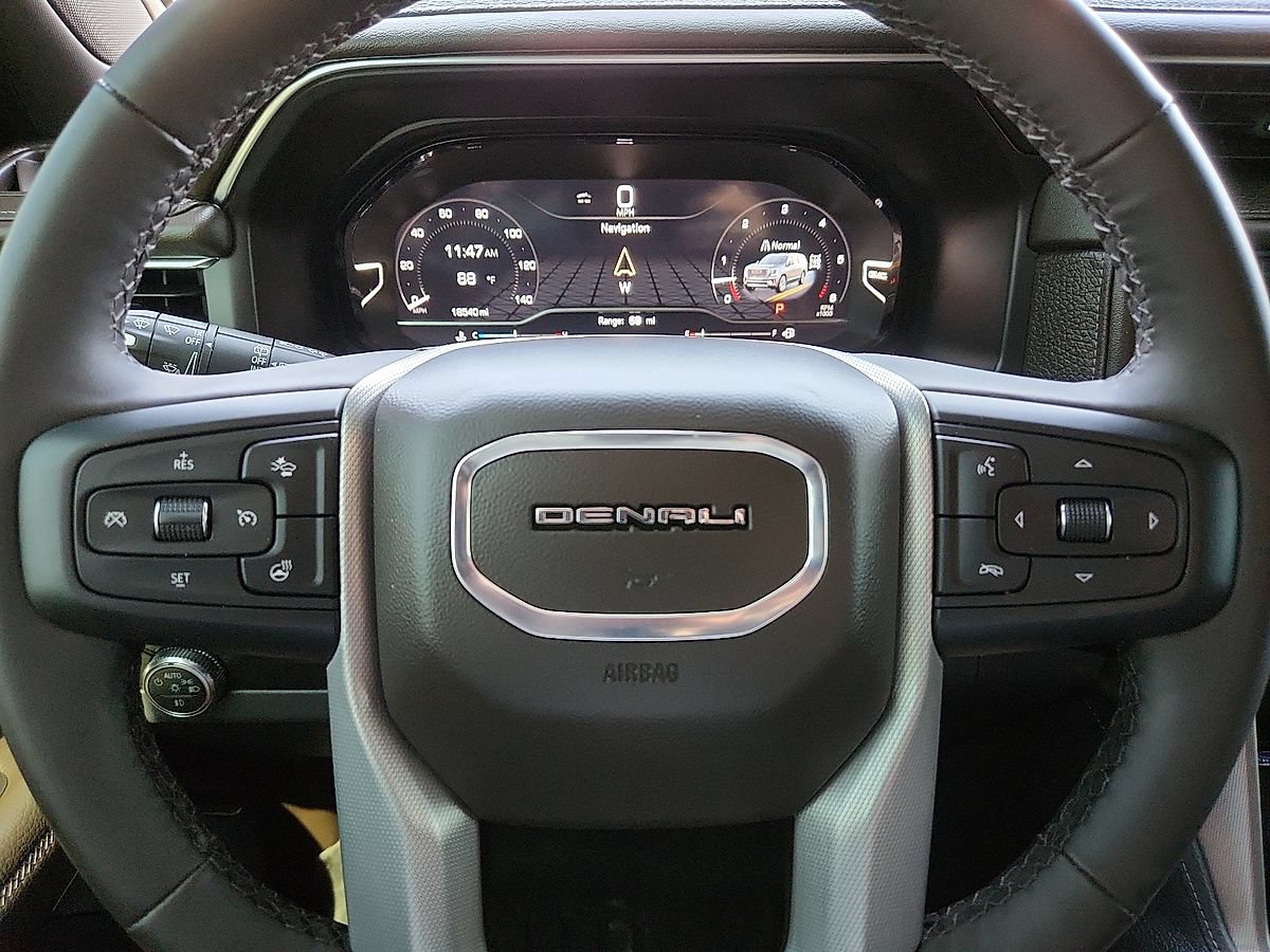 Used 2024 GMC Yukon Denali AWD/4WD image 11