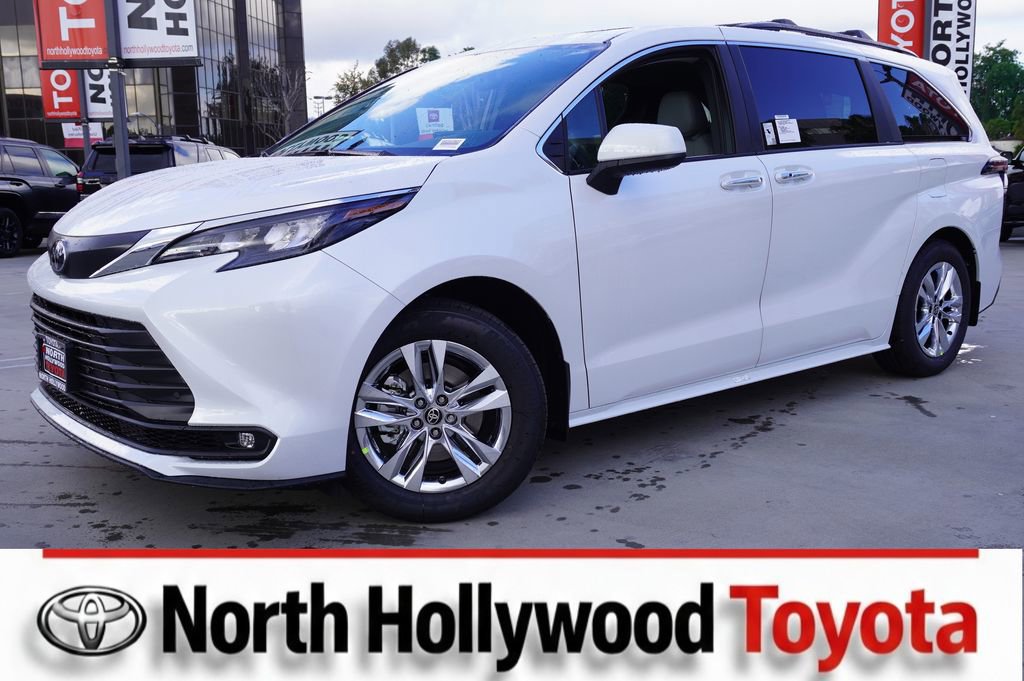 New 2026 Toyota Sienna XLE image 1